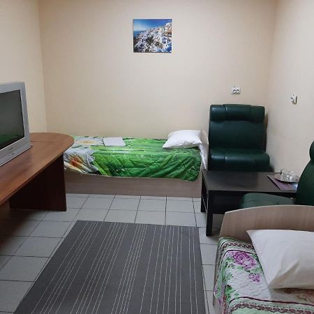 Motel Roza Vetrov Omsk Dış mekan fotoğraf